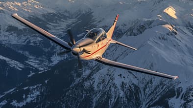 Pilatus stellt auf der Dubai Airshow erstmals die PC-7 MKX vor.
