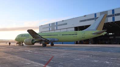 Am 25. Dezember 2021 startete die erste Irkut MS-21-300 mit Flügeln aus russischen Verbundwerkstoffen zum Jungfernflug. 