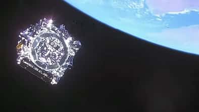 Webb-Teleskop nach der Trennung von der Ariane 5.