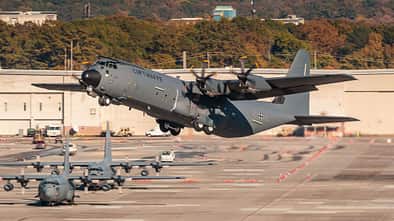 Die erste C-130J-30 für die Luftwaffe traf am 19. Februar 2022 in Evreux ein.