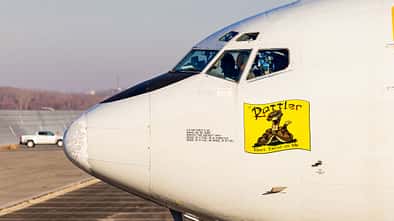 Im Februar 2022 musterte die US Air Force ihre erste Northrop Grumman E-8C Joint Strars aus und flog die Maschine mit der Nummer 92-3289 von der Robins AFB zur Davis-Monthan AFB in Arizona zur Einlagerung.