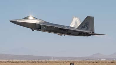 Lockheed Martin F-22A Raptor auf der Edwards AFB.