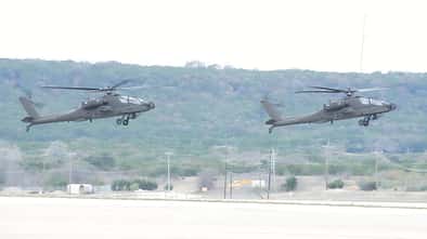 Die Niederlande haben mit der Einführung des AH-64E Apache Guardian begonnen. Vorhandene D-Modelle werden modernisiert.