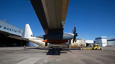 Die erste Lockheed Martin KC-130J für die Luftwaffe hat die Endmontagehalle in Marietta verlassen.