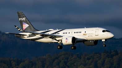 Die erste ACJ TwoTwenty wurde von Comlux an FIVE in Dubai geliefert.