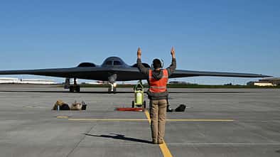 Northrop Grumman B-2A der USAF in Keflavik.