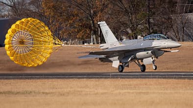 Lockheed Martin F-16 Block 70 Slowakei Landung