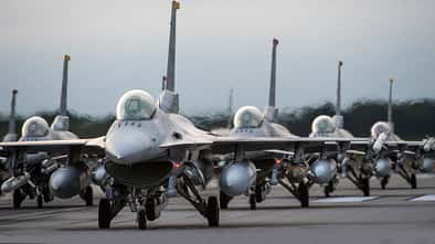 F-16 Fighting Falcon Massenstart