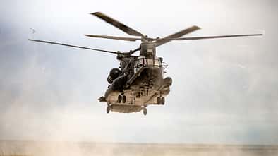 Boeing MH-47G Chinook von vorne Landung