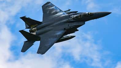 F-15 Strike Eagle im Kurvenflug