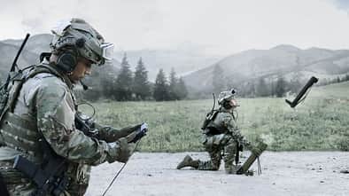 Soldaten starten Kamikaze-Drohne Switchbalde