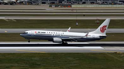 Boeing 737 von Air China nach dem Aufsetzen