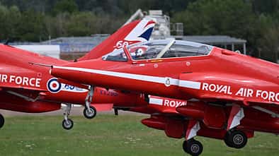 Patrouille Suisse, RIAT, Hawk, F-5, Red Arrows, Fairford Gemeinsame Formation Patrouille Suisse und Red Arrows in Fairford
