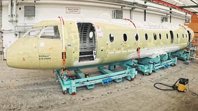 Erste D328eco bei Deutsche Aircraft im Bau.