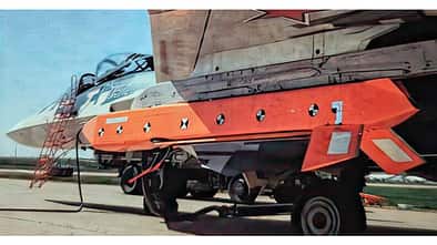 Suchoi S-71 an Su-57