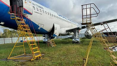 Ural Airlines, notgelandete A320 wird zerlegt.