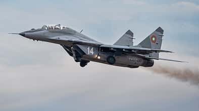 Flugbetrieb auf dem Stützpunkt Graf Ignatievo in Bulgarien (2024). MiG-29, C-27J, L-39, Mi-8 und griechische F-4E Phantom II.