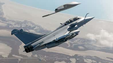 Dassault Rafale in Formation mit Kampfdrohne nEUROn