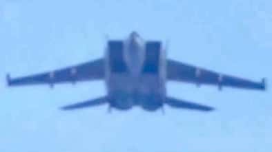 Algerische MiG-25 bei der Militärparade am 1. November 2024.