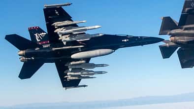 US Navy Super Hornet mit vier AIM-174-Flugköpern Nahaufnahme