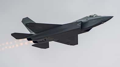 Chinas neuer Stealth-Kampfjet J-35A im Flug.