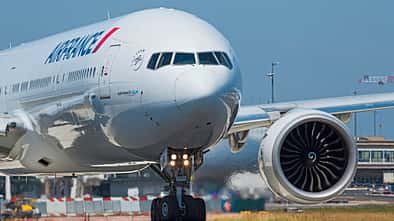 Boeing 777-300ER von Air France von vorne