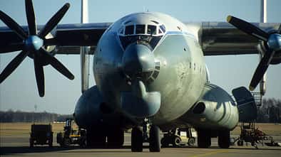 Antonow An-22 von vorne
