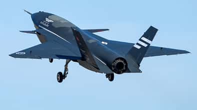 Türkische Jet-Kampfdrohne Baykar Kizilelma beim Start