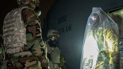 C-130 Hercules Pilot in Plastiktüte