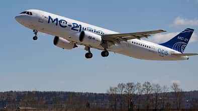 Jakowlew MS-21-310, Erstflug mit russischen Komponenten-