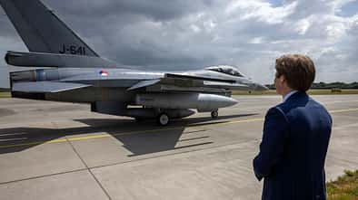 Minister verabschiedet F-16 Niederlande