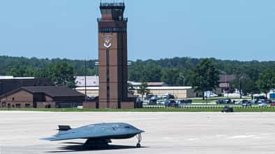 B-2A rollt vor Tower nach Operation Midnight Hammer
