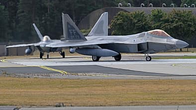 F-22A Raptor beim Rollen