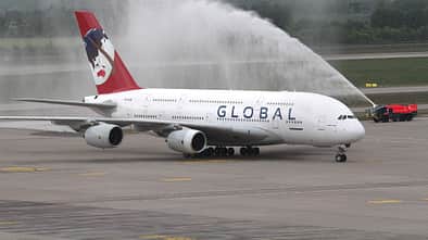 Airbus A380 von Global Airlines in Berlin.