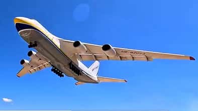 Antonow An-124 startet in Kiew Richtung Leipzig.