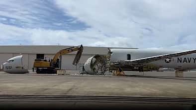 Eine P-8A Poseidon wird verschrottet.