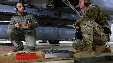 Techniker arbeiten am Tornado