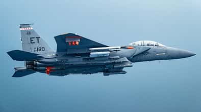F-15E Eagle mit AGR-20 im Flug