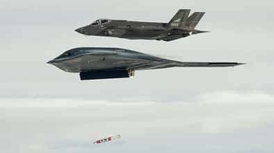 Quicksink, USAF, Norwegen, B-2A, B-2, B2, Stealth, Bomber B-2-Bomber der USAF werfen vor Norwegen Bomben ins Meer.