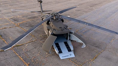 S-70UAS unbemannter Hubschrauber mit geöffneten Frachttoren im Bug