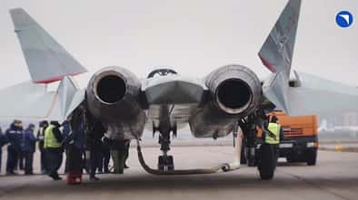 Eine russische Su-57 bei einem Triebwerkstest.