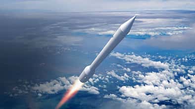 Rakete im Flug über Erde Computergrafik