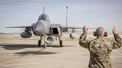 F-15D der Oregon National Guard bei ihrer Ankunft im Armstrong Flight Research Center der NASA.