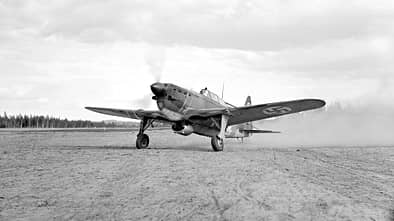 Morane-Saulnier MS.406 C1 der finnischen Luftstreitkräfte am Boden