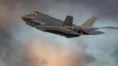 Eine F-35 der niederländischen Luftwaffe im Flug.