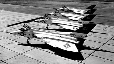 Vier Douglas F5D Skylancer der US Navy am Boden