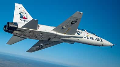 Ein USAF-Trainer Northrop T-38 Talon im Flug