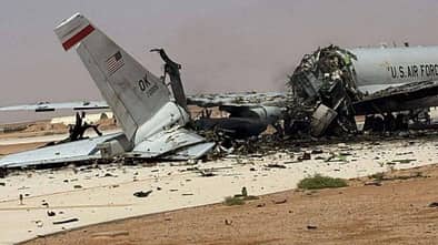 Eine zerstörte E-3 Sentry auf der Prince Sultan Air Base in Saudi-Arabien.