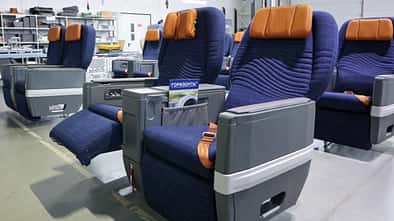 Business Class-Sitze für die Jakowlew MS-21-310 aus Russland. 