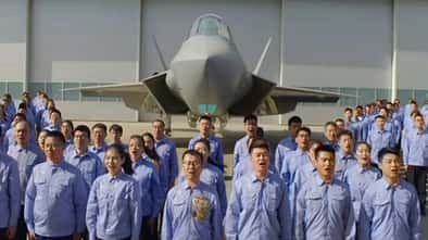 Chinas erste Shenyang J-35AE, ein Stealth-Kampfjet für den Exportmarkt. 